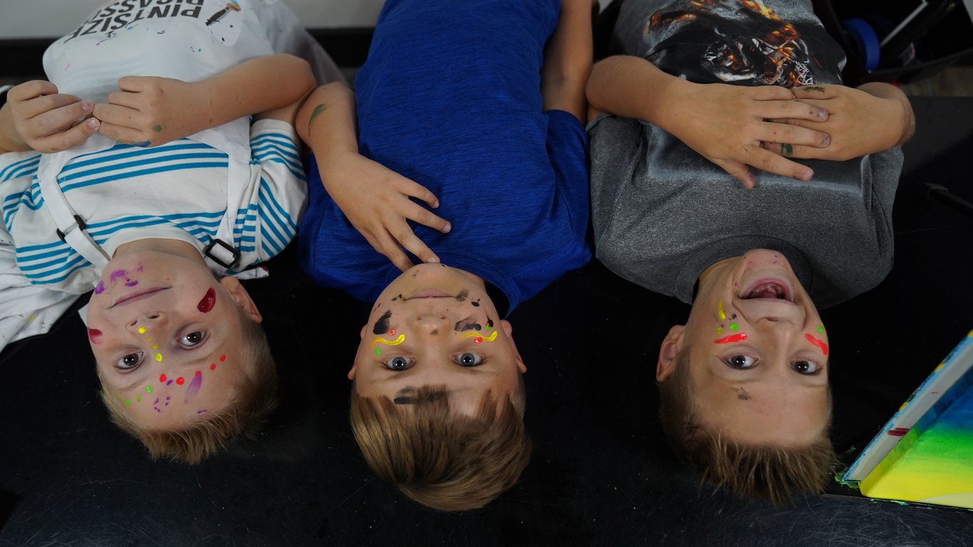 Entertain the Kids at Pintsize Picassos
