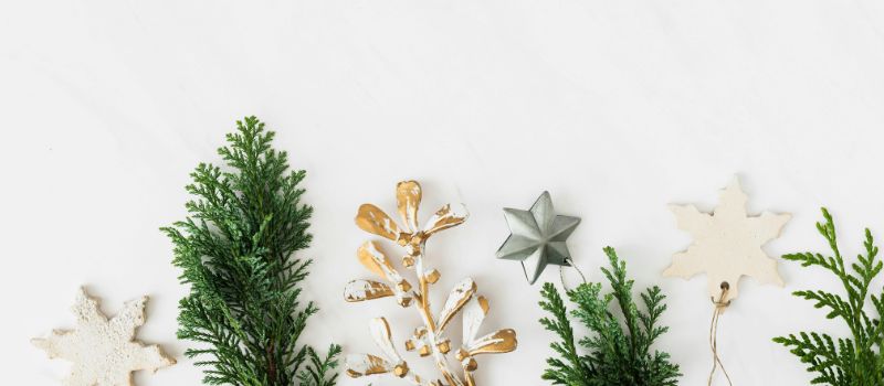 Get Crafty: 5 Charming Ideas for Creating Beautiful Evergreen Holiday Décor