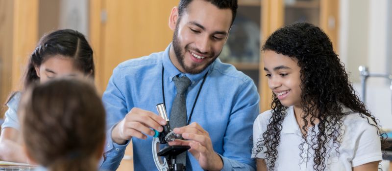 How To Connect Better With Your Middle Child (5 Tips)