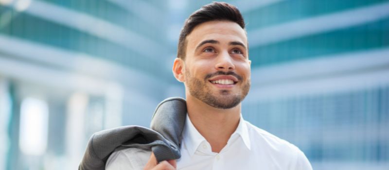 How To Convey Confidence In Actions and Words (5 Tips)