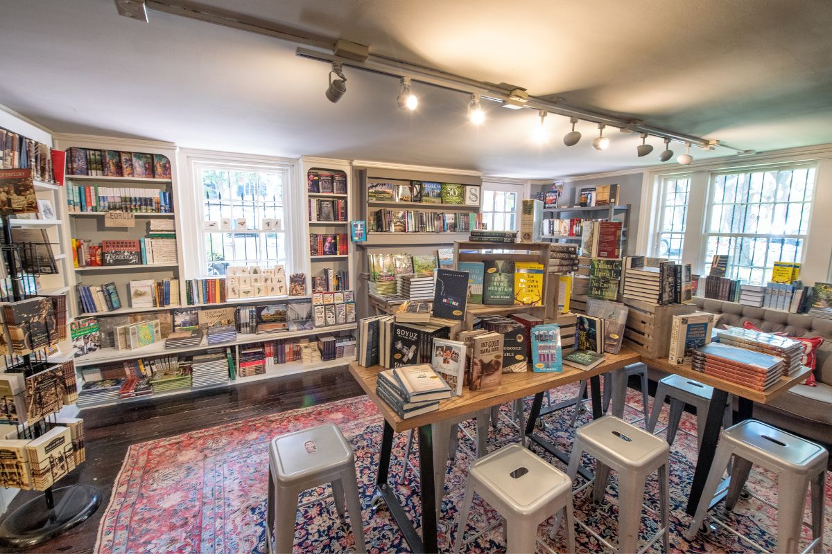 How To Make the Most of Love Your Bookshop Day (10 Tips for Bookworms)