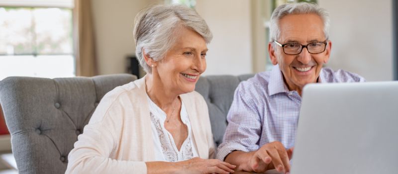 How To Teach Computer Literacy To Your Aging Parents