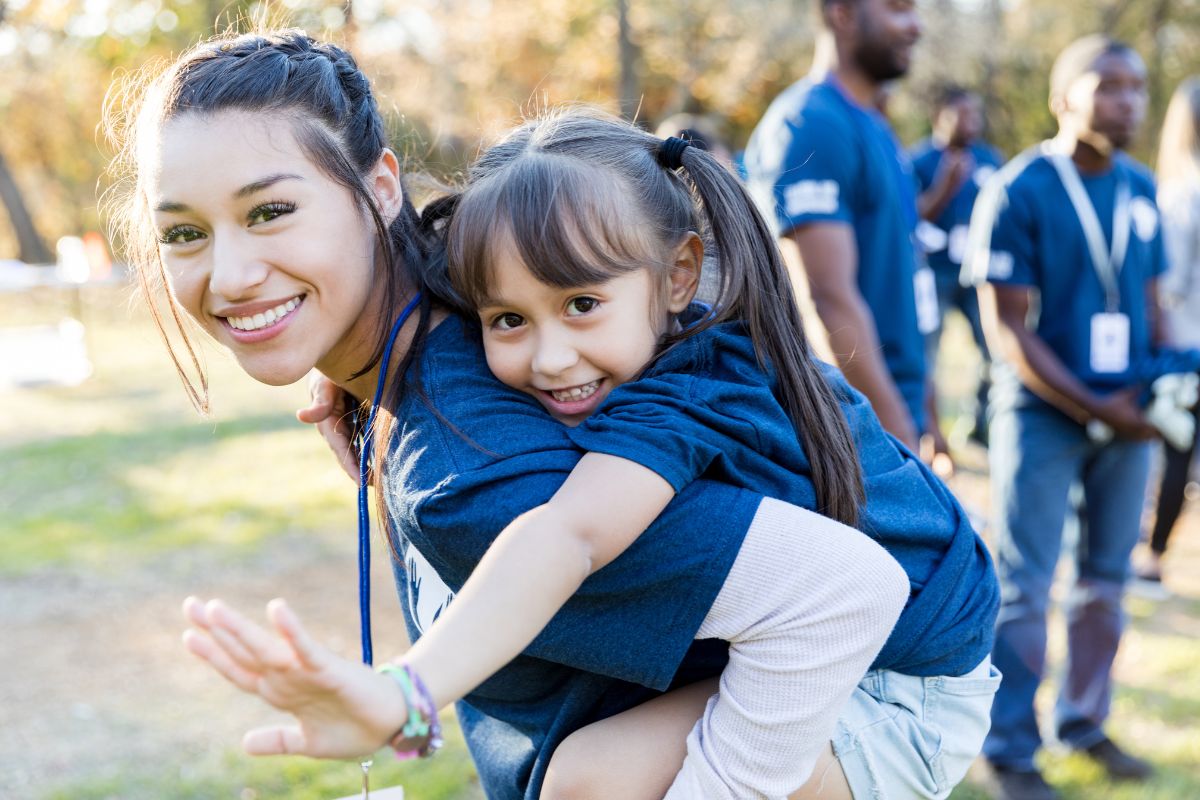 Nurturing Compassion: 8 Impactful Ways to Teach Your Daughter the Joy and Importance of Volunteering