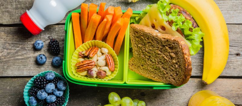 Recharge Your Workday: 5 Benefits of Packing a Healthy Lunch