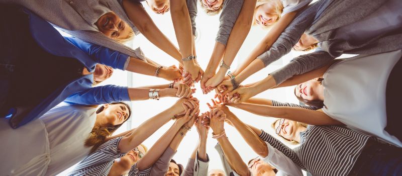 Sisterhood and Sunshine: 5 Fun Bonding Activities for Women and Families This August