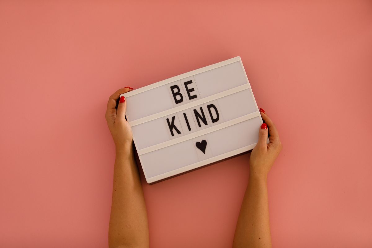 Small Acts, Big Impact: How Simple Acts of Kindness Can Change the World