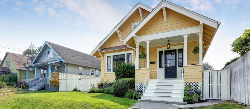 Summer Touch-Ups: 5 Essential House Paint Tips to Refresh Your Home's Exterior