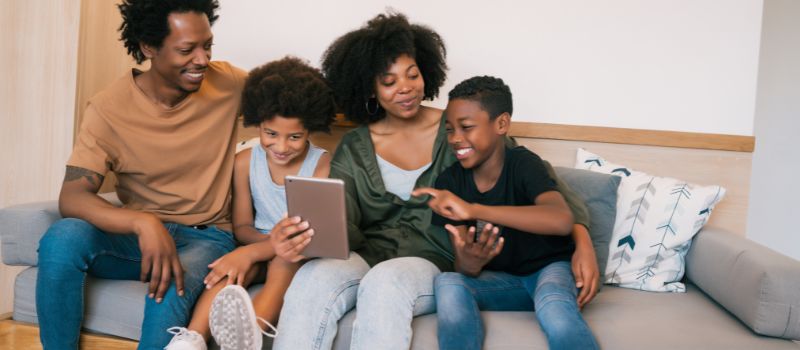 Talk the Talk: How Better Communication Can Strengthen Family Bonds (5 Tips)