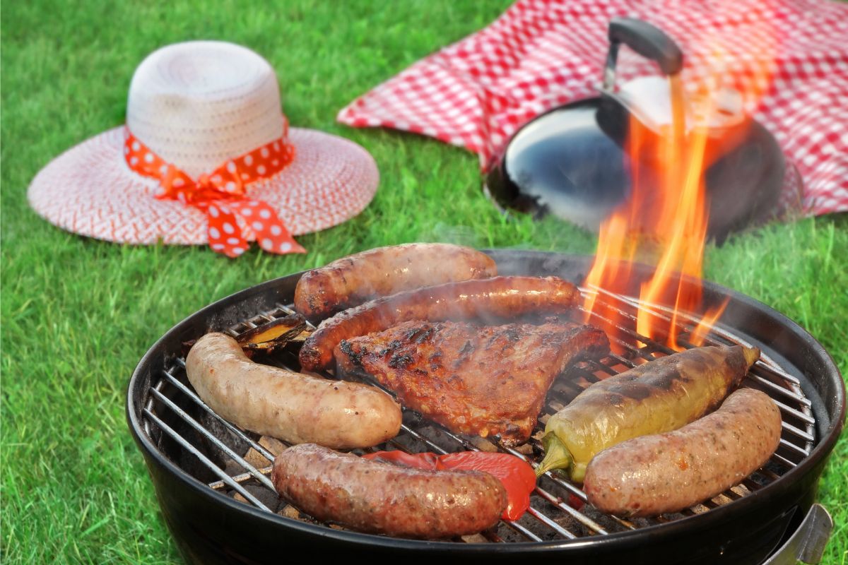 The Art of Grilling: Tips and Tricks for a Perfect Summer Barbecue