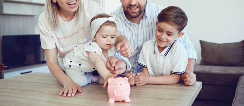 The Savings Smarts Starter Kit: 5 Essential Tips for Parents