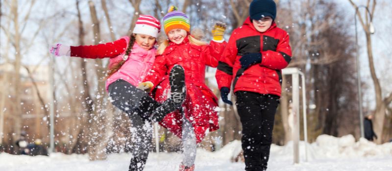 Tips for Staying Healthy and Active on a Winter Vacation (Indoors and Outdoors)