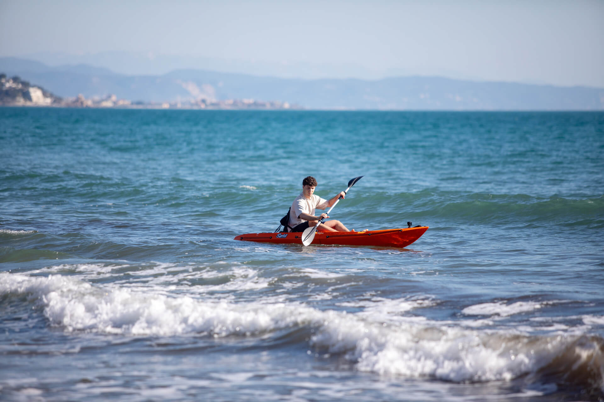 Spiaggia libera di Laigueglia, ponente ligure, sabbia fine e mare pulito