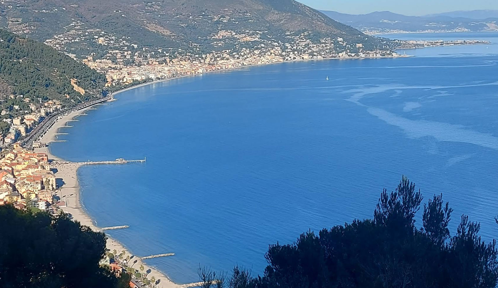 Torre Saracena di Colla Micheri, cosa vedere vicino a Laigueglia