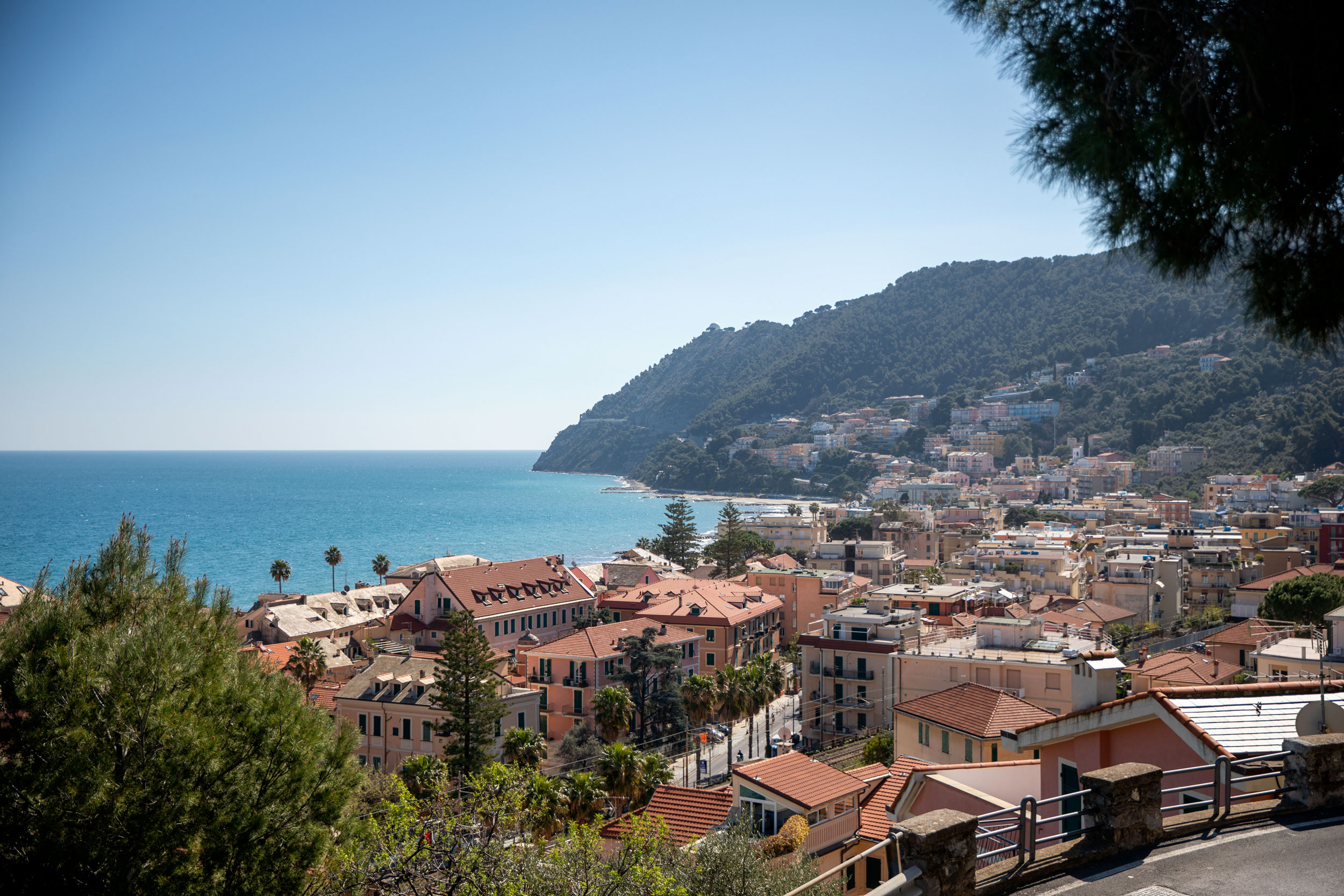 Laigueglia out of season: a peaceful historic centre in spring
