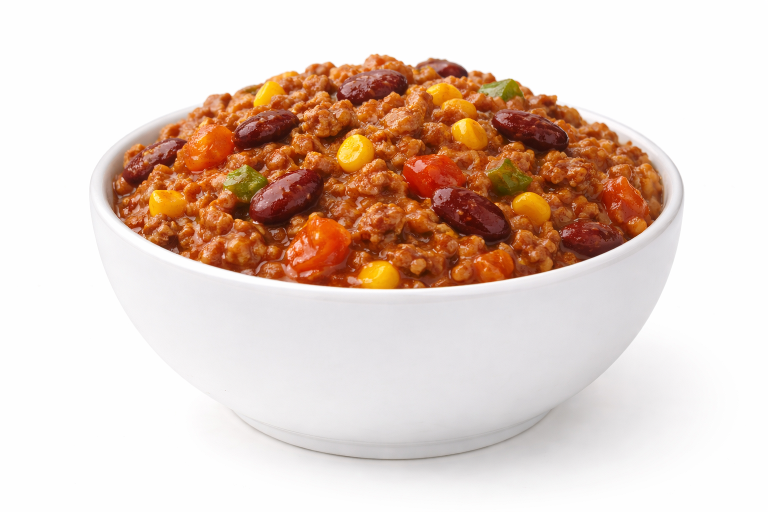 White bowl filled with chili con carne containing kidney beans, minced meat, corn, green peppers, and tomatoes.