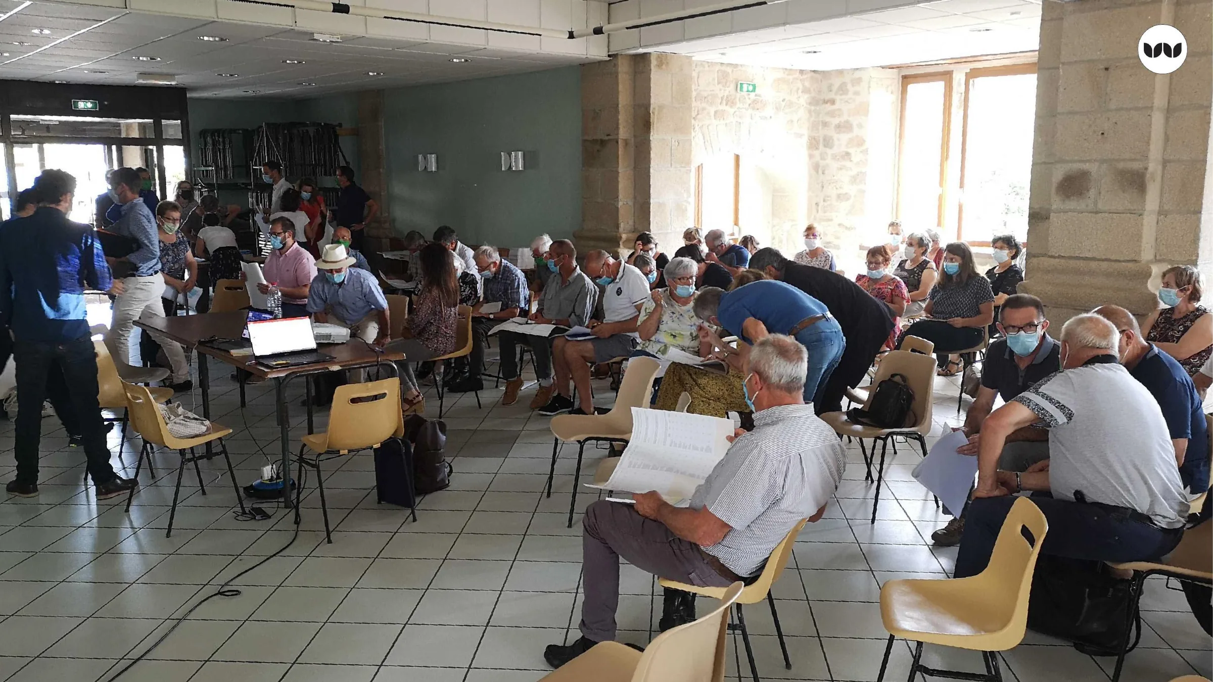 Réunion publique de restitution auprès des élus et habitants.