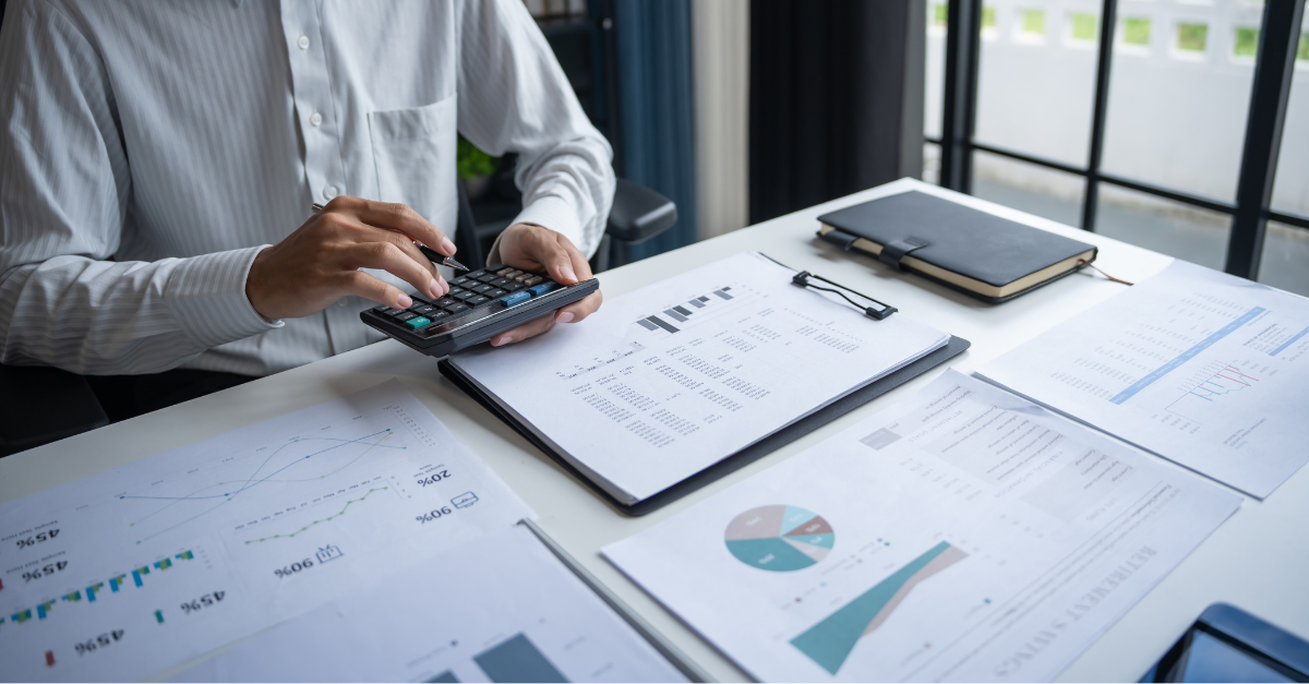 Branded cover for implementing an ISO 37002 compliant whistleblowing management system.