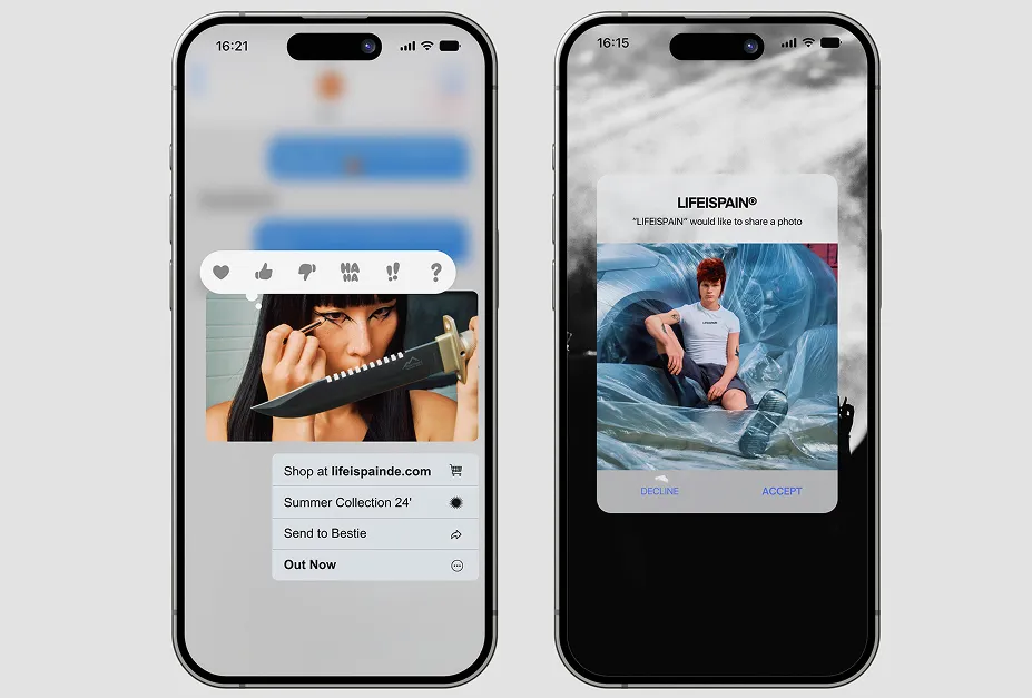 Zwei iPhones zeigen eine App mit Fotos: links eine Frau, die Eyeliner mit einem großen Messer aufträgt, rechts ein junger Mann, der auf blauem Plastik sitzt, mit Optionen zum Teilen oder Akzeptieren eines Fotos.