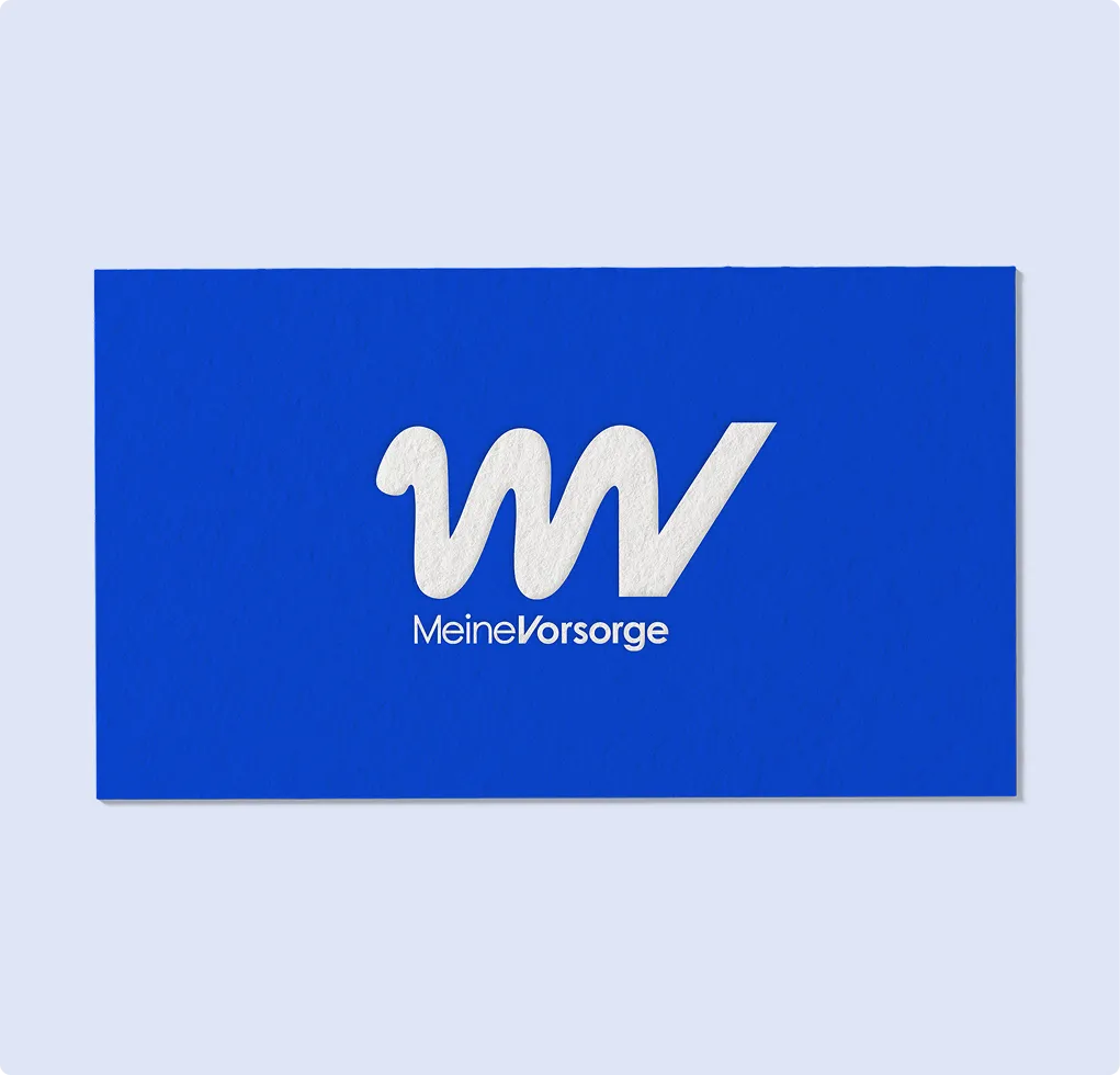 Blaues Rechteck mit dem weißen Logo 'MeineVorsorge' in der Mitte.