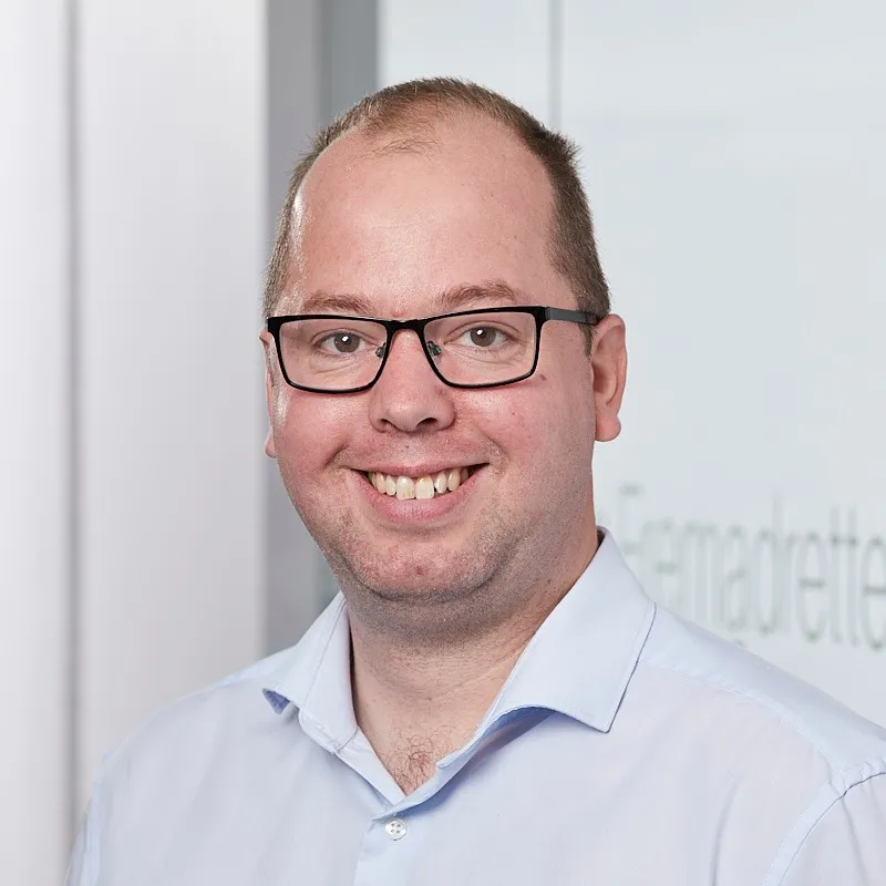 A portrait picture of Jesper Heltzen