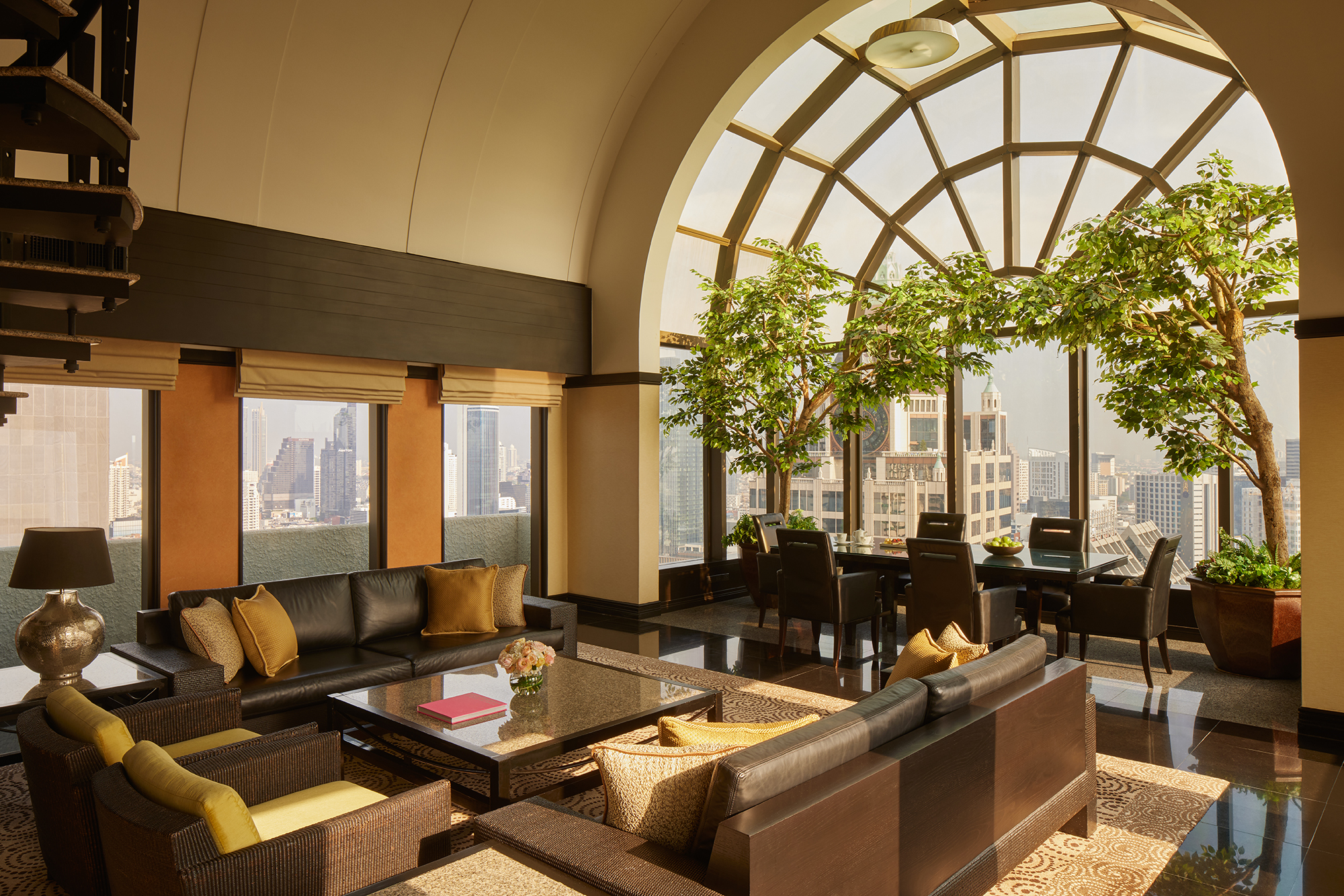 subject/scene: fine dining experience