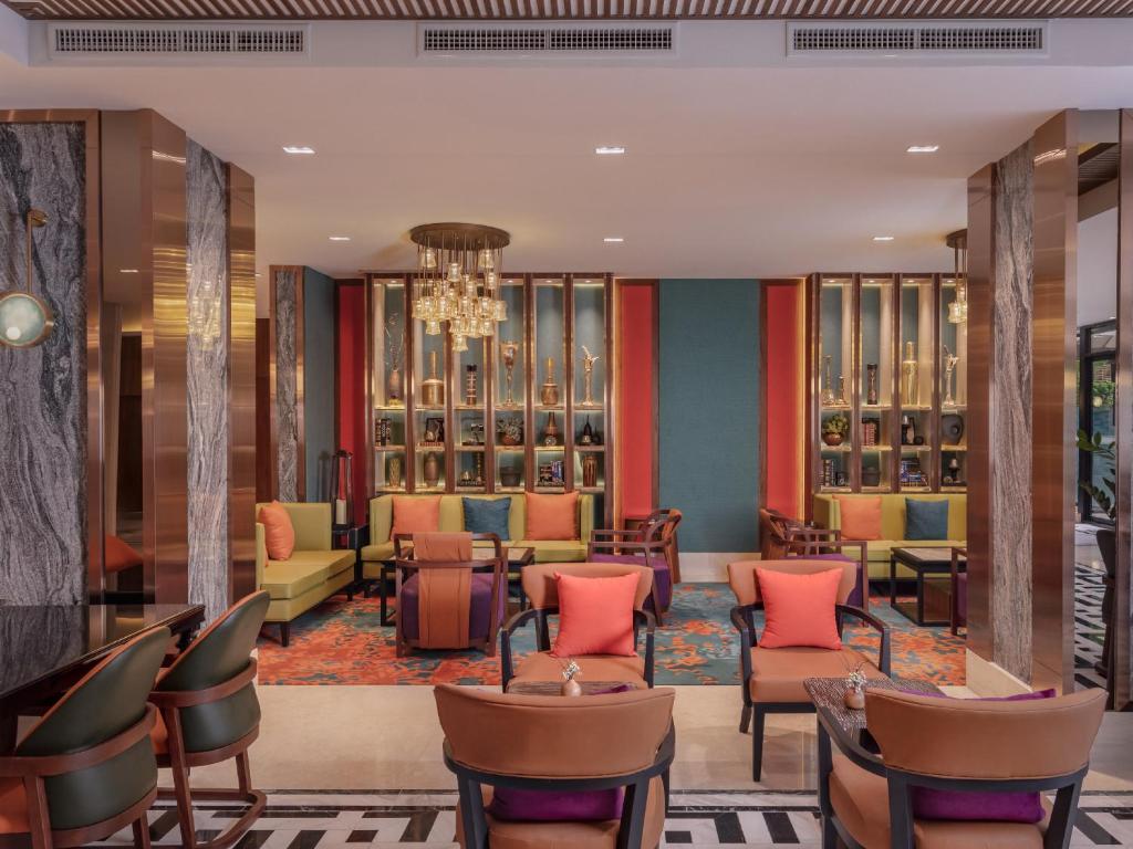 subject/scene: fine dining experience