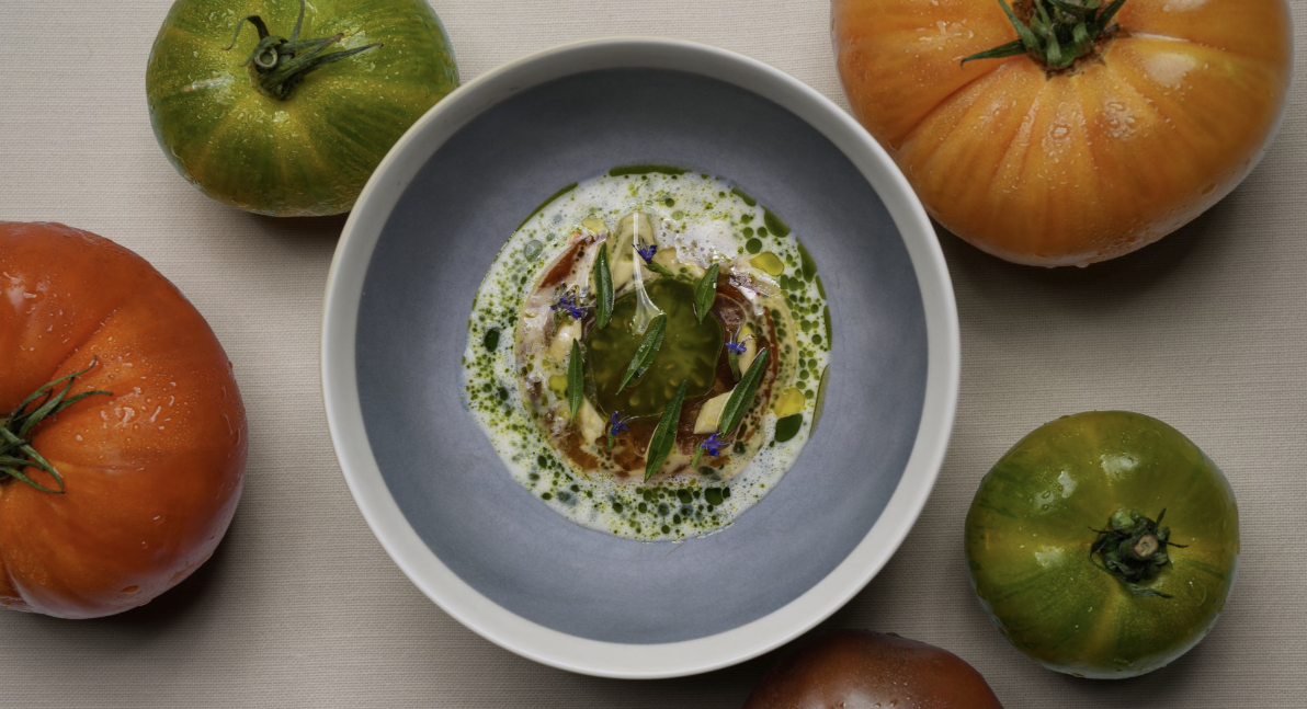 subject/scene: fine dining experience