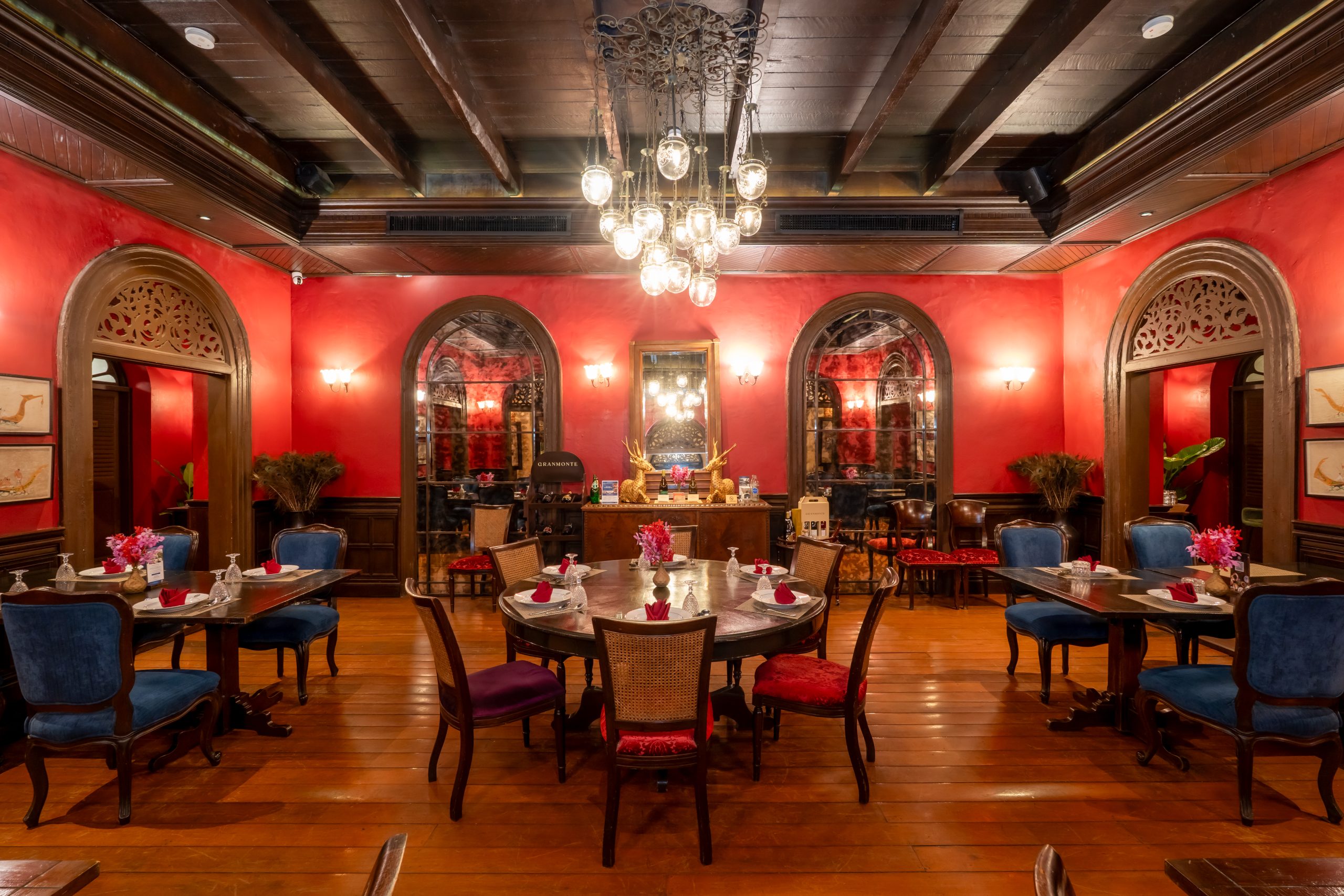 subject/scene: fine dining experience