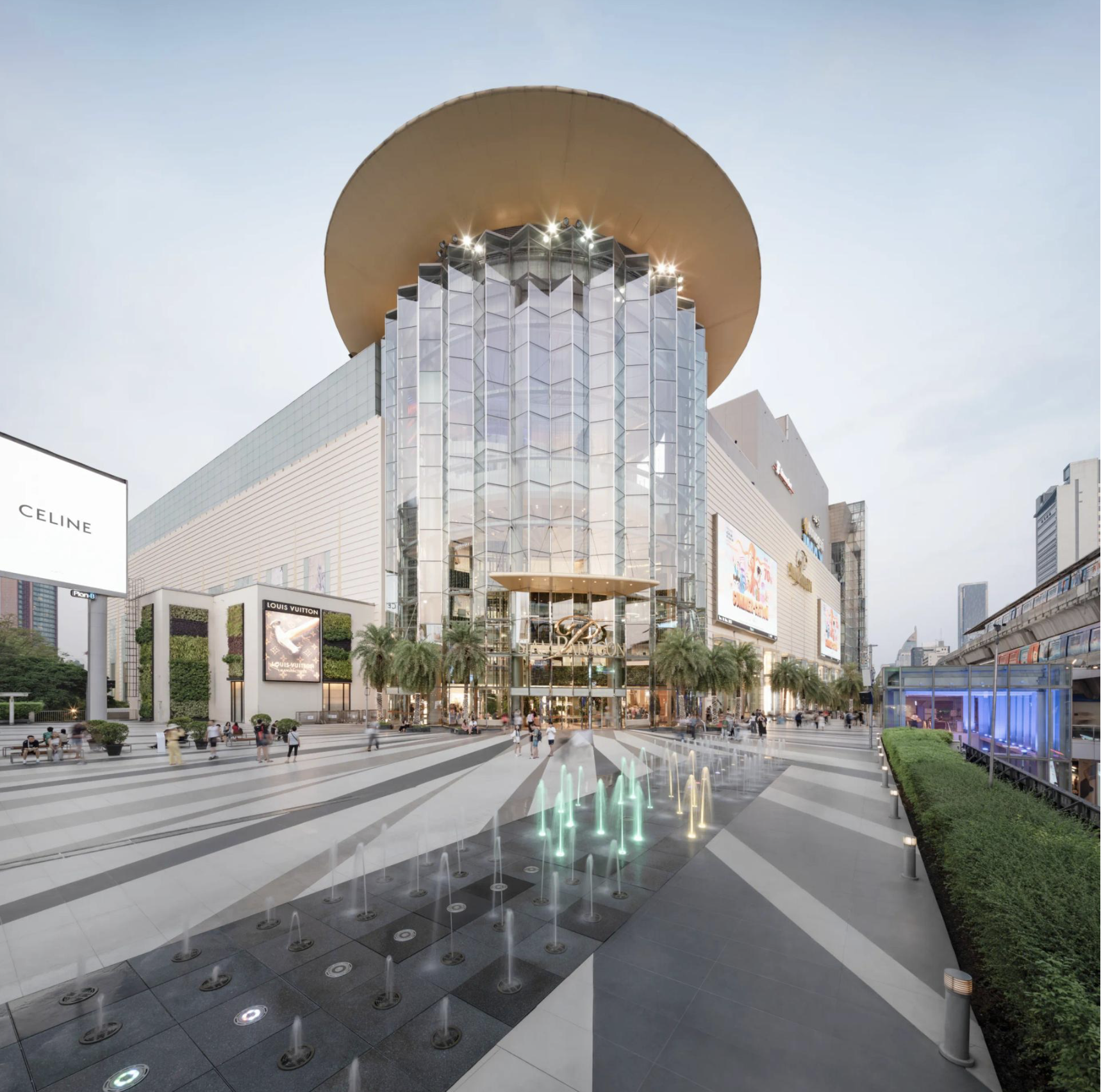 subject/scene: fine dining experience