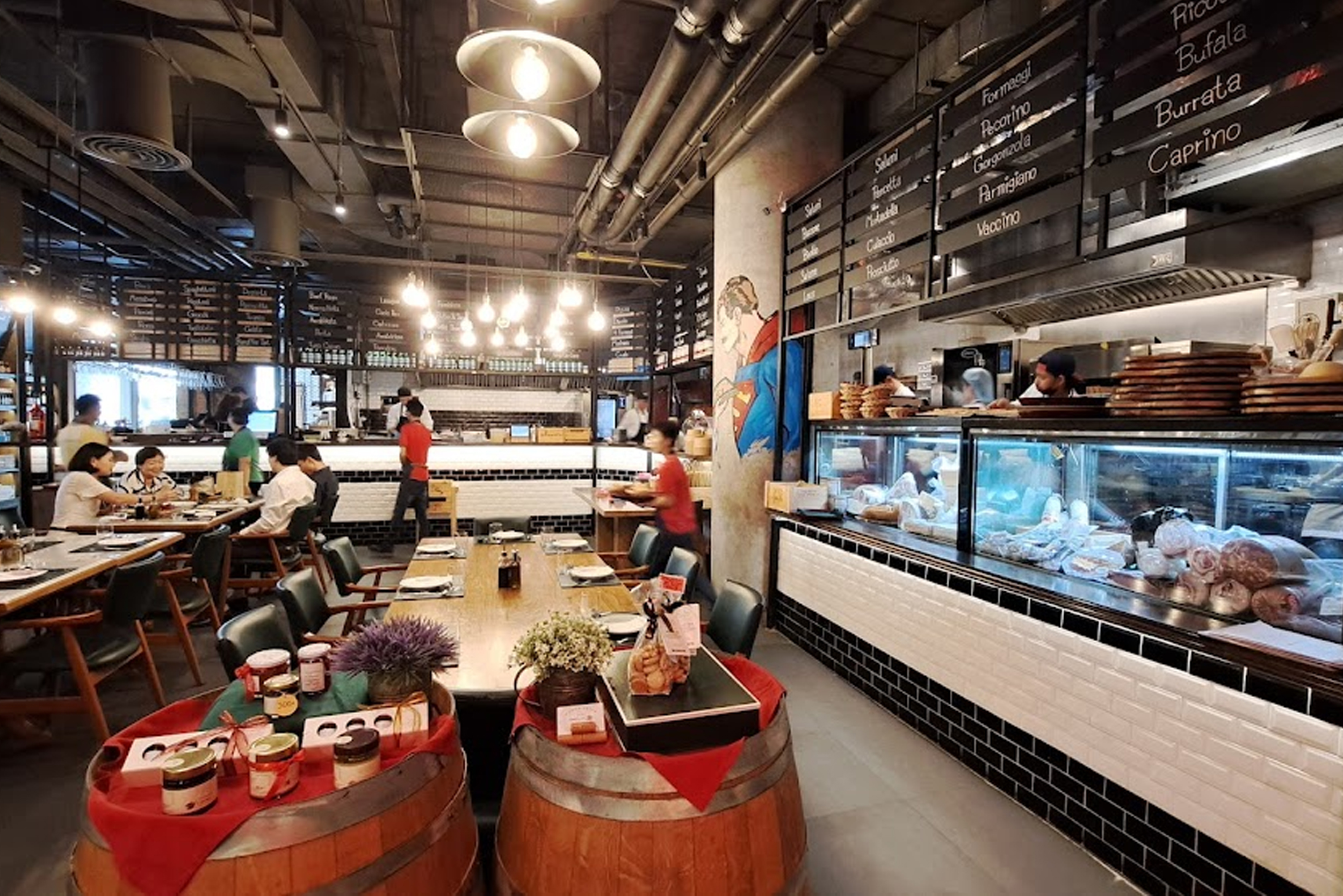 subject/scene: fine dining experience