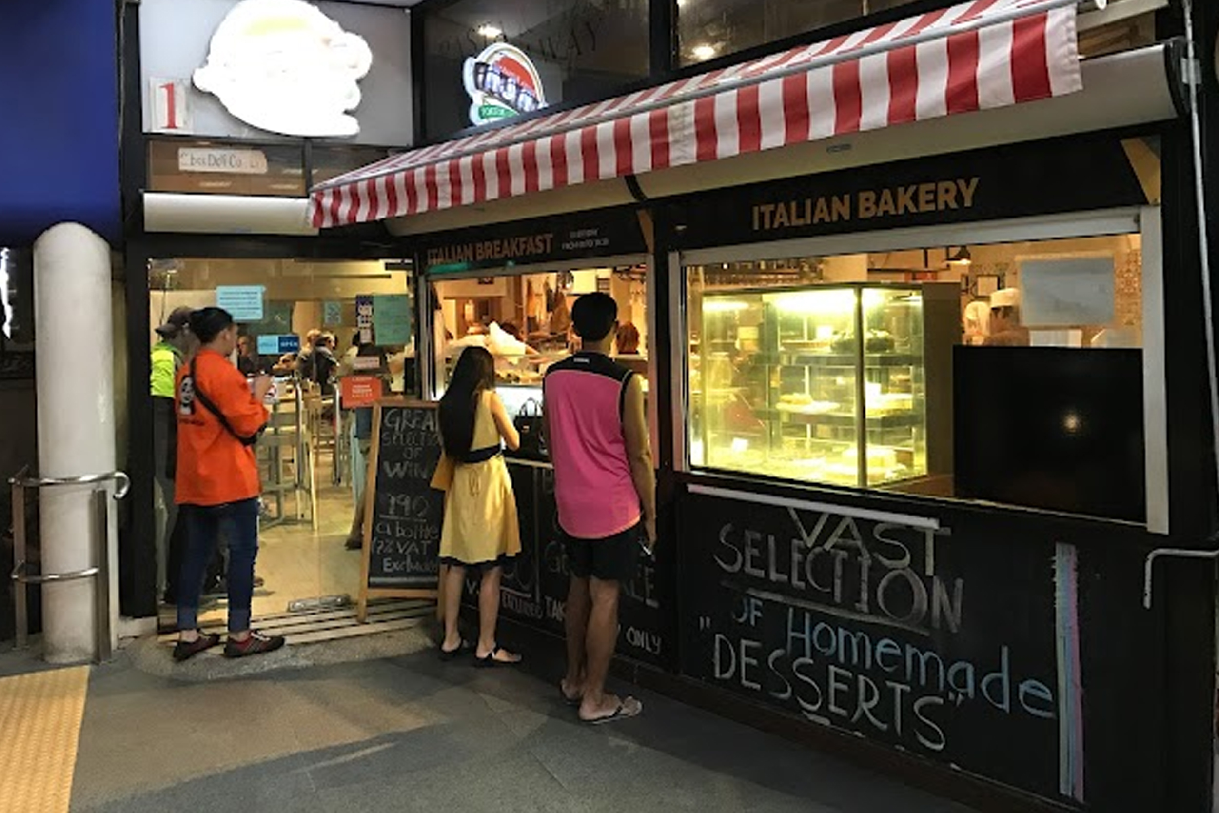 subject/scene: fine dining experience