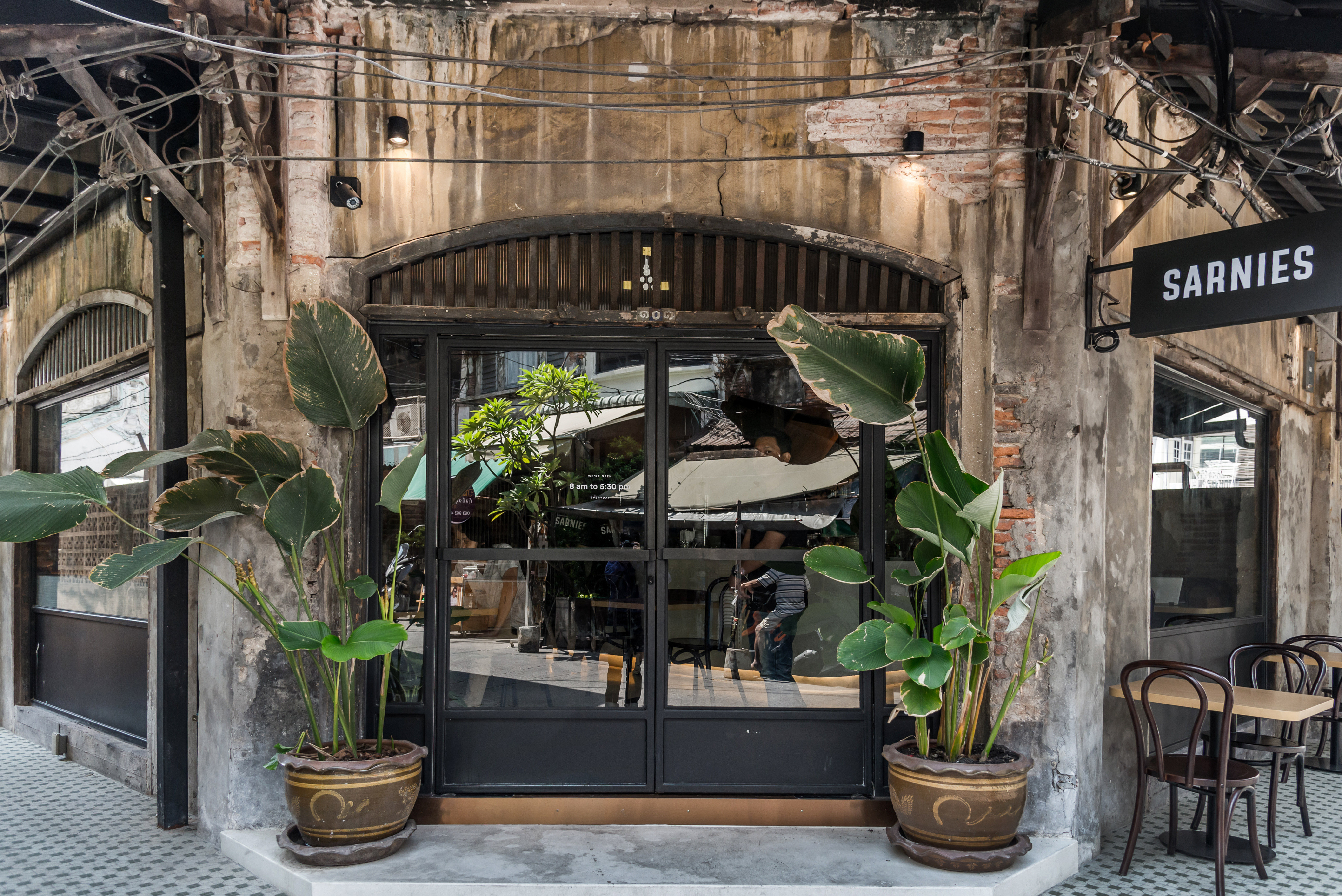 subject/scene: fine dining experience