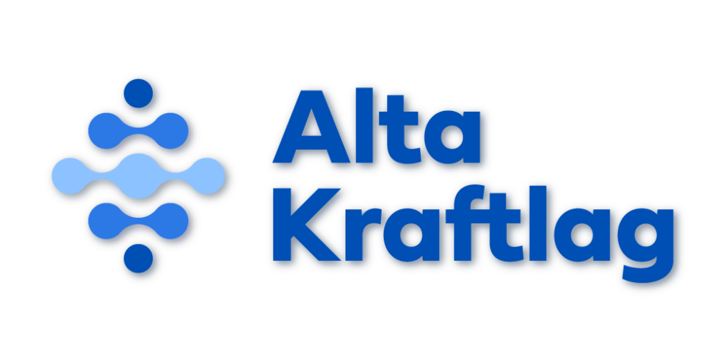 Logo med blå og lyseblå sammenkoblede sirkler ved siden av teksten Alta Kraftlag i blå skrift. Eksempel på ukorrekt bruk av logo.
