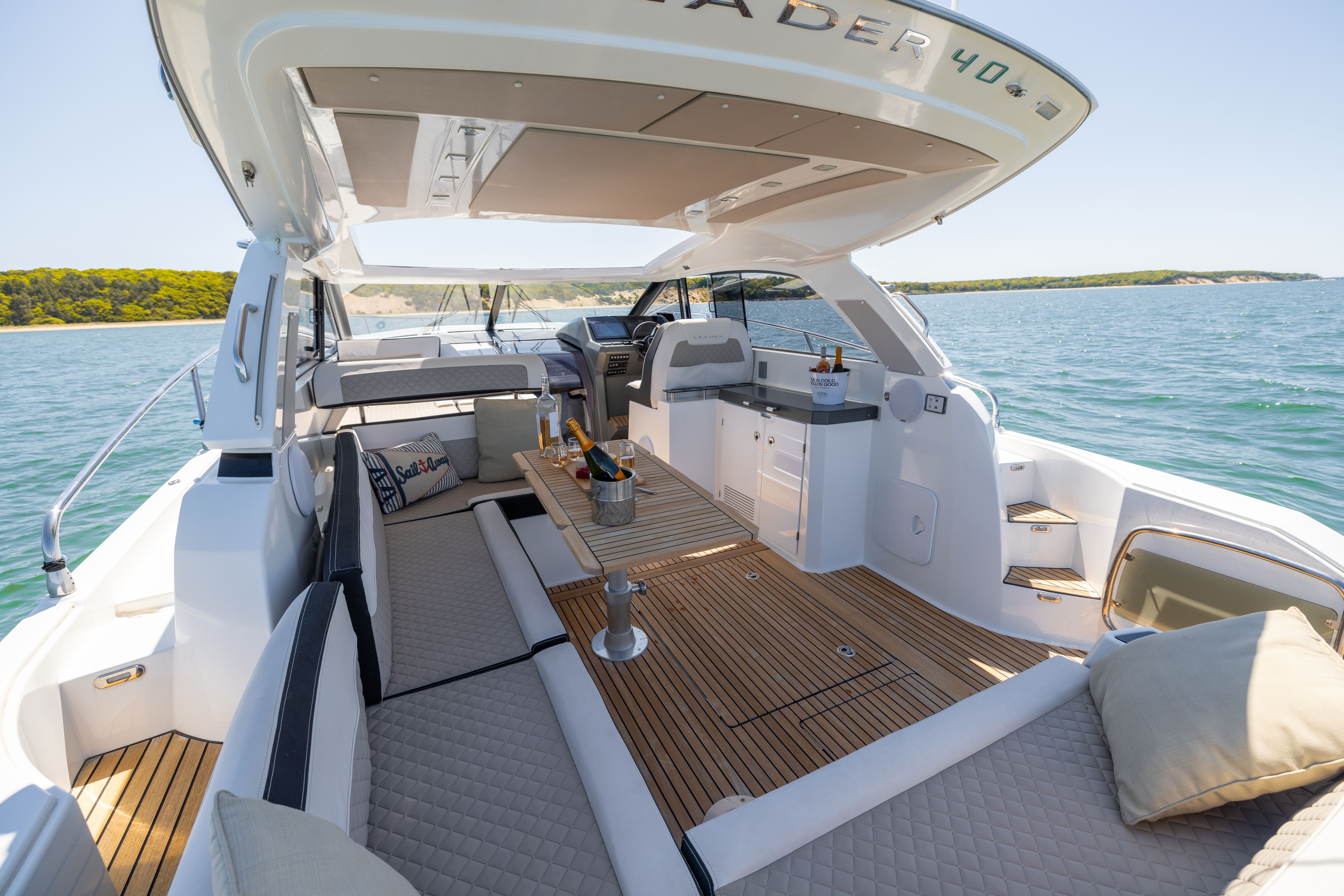 40ft Jeanneau Hamptons Yacht Charter