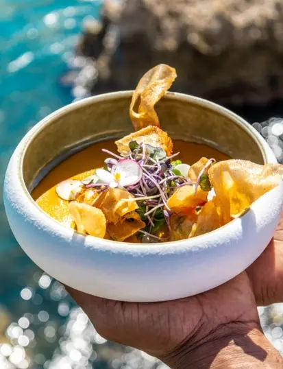 Assiette gastronomique servie au restaurant Le Zawag à La Créole Beach Hôtel & Spa