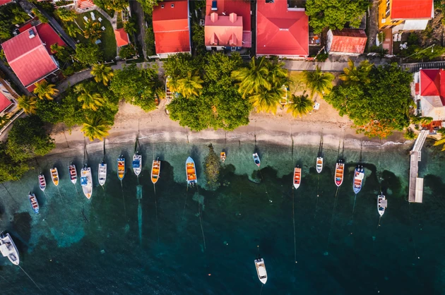 Exploration des îles de l’Archipel Guadeloupéen : Les trésors cachés des Saintes