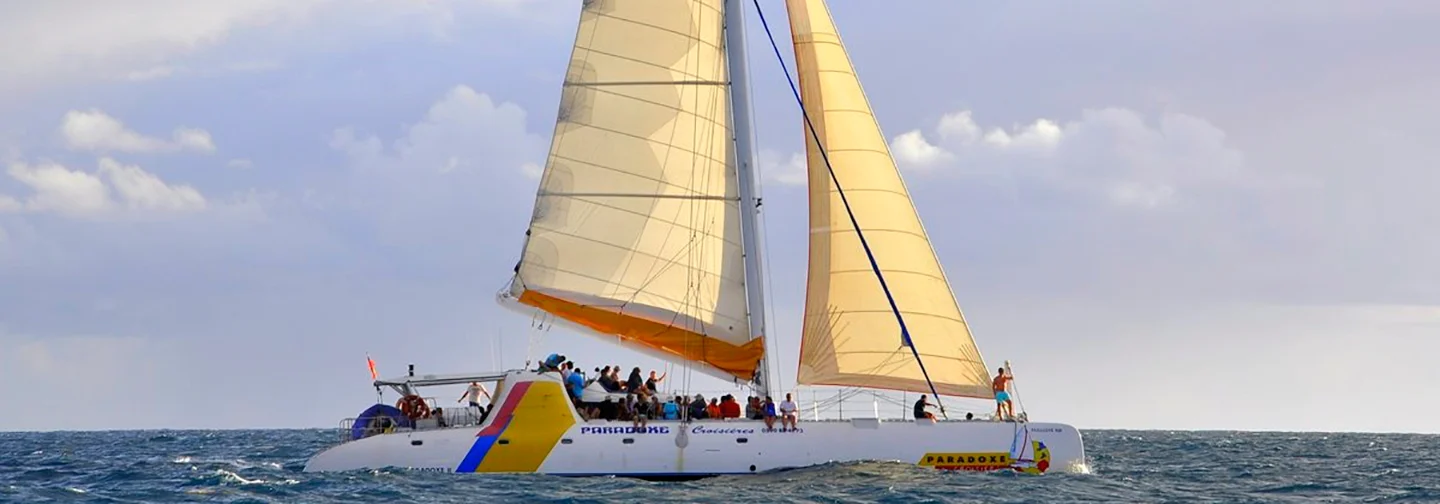 Journée d'excursion à Petite-Terre en catamaran à voile au départ de La Créole Beach Hôtel & Spa, Guadeloupe.
