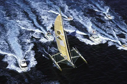 Trimaran de course lors de la Route du Rhum en Guadeloupe dans les Caraïbes