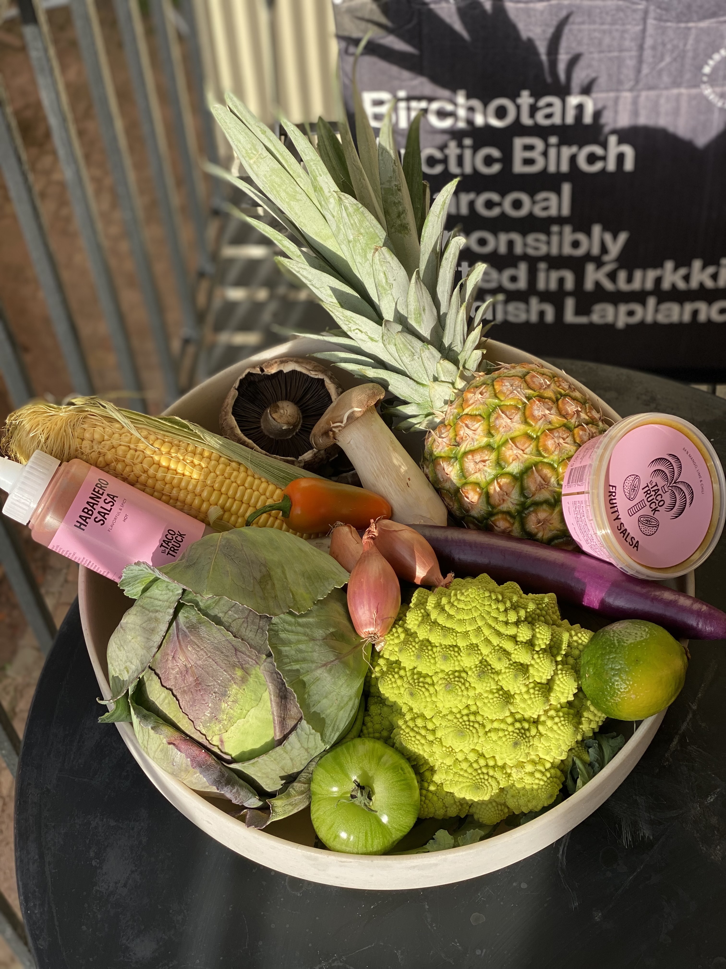 EL TACO TRUCK NIKOLA'S GRILL BONANZA | BBQ-KUORRUTETUILLA HERKKUSIENILLÄ