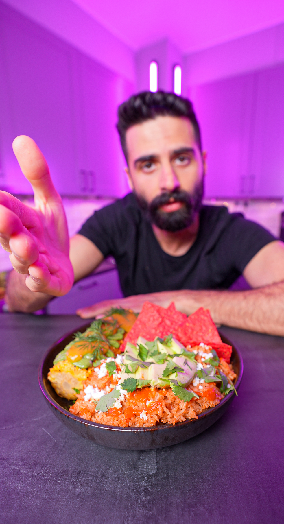 COOKALONG WITH SIMON KAFI | BBQ burrito bowl & grillatut elotes-maissit ja tilli-avokadokastiketta