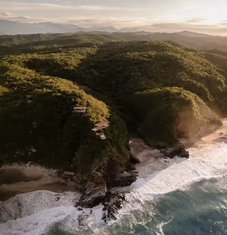 Angel of Independence monument and skyscrapers on Paseo de la Reforma, Mexico City, bird's-eye view.