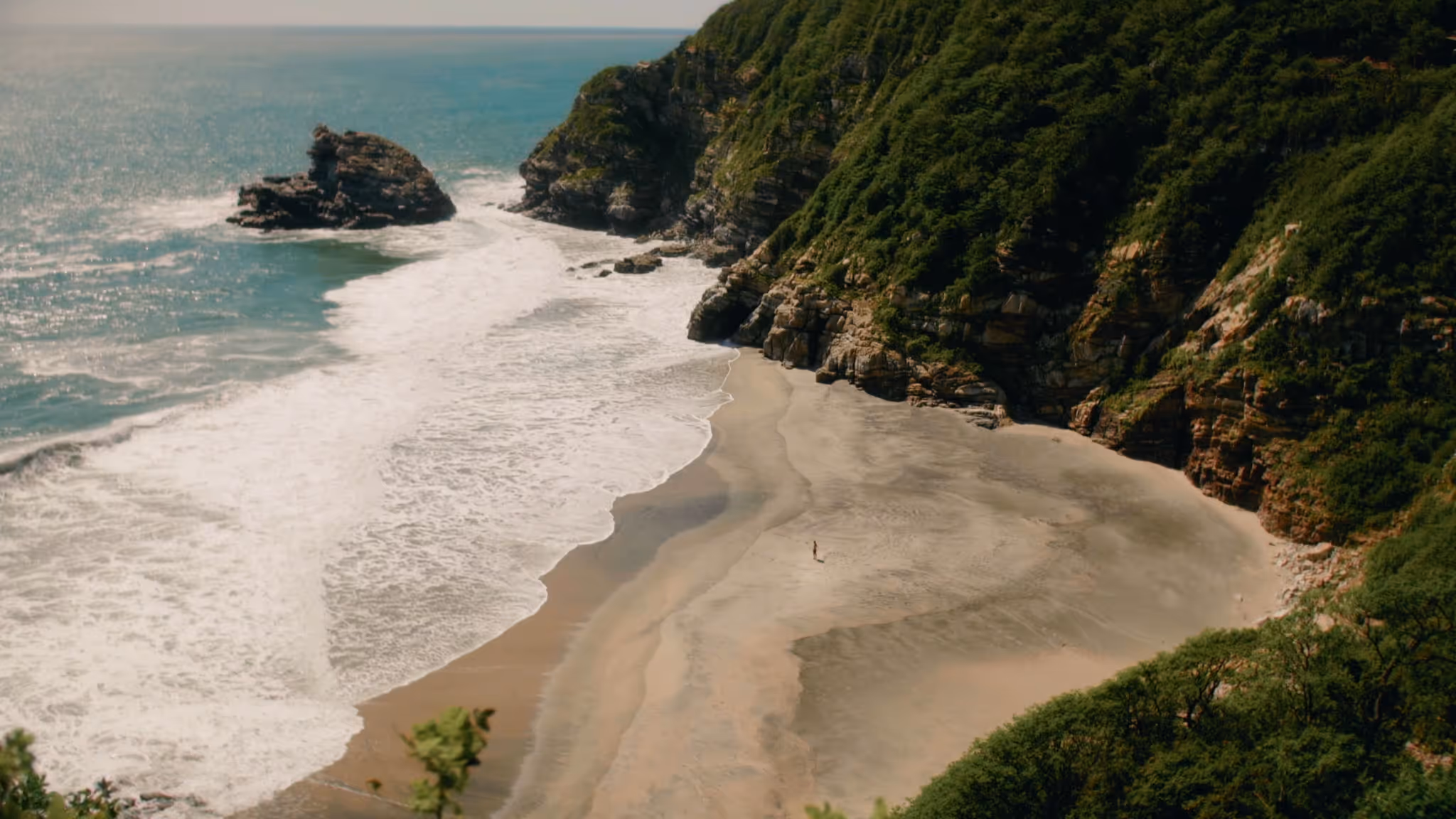 Angel of Independence monument and skyscrapers on Paseo de la Reforma, Mexico City, bird's-eye view.