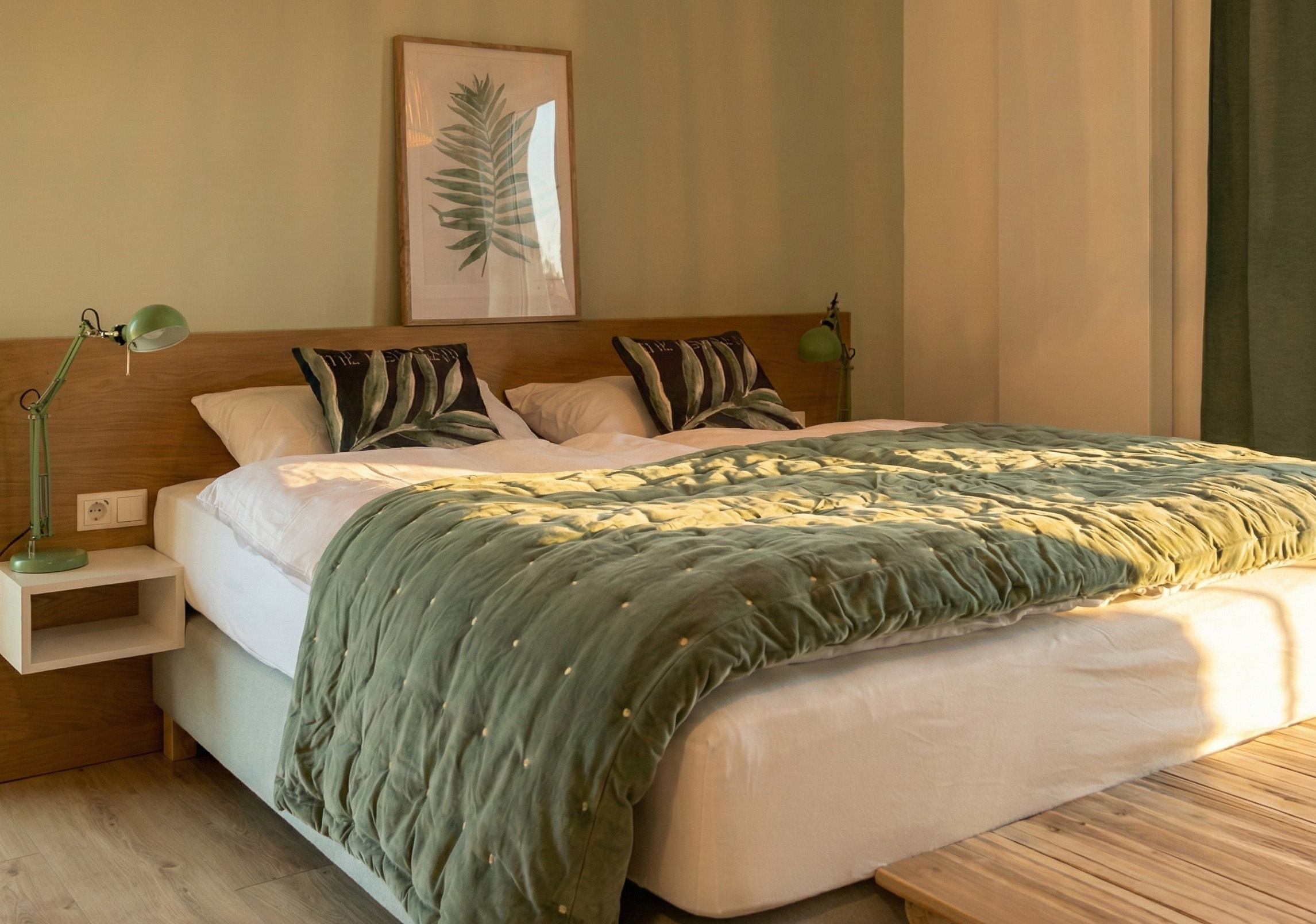 Doppelbettzimmer mit französischem Balkon