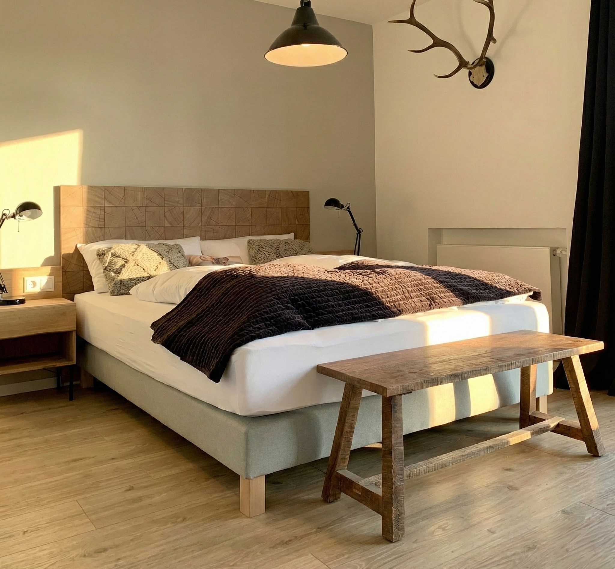 Doppelbettzimmer Ost mit Seeblick & Balkon