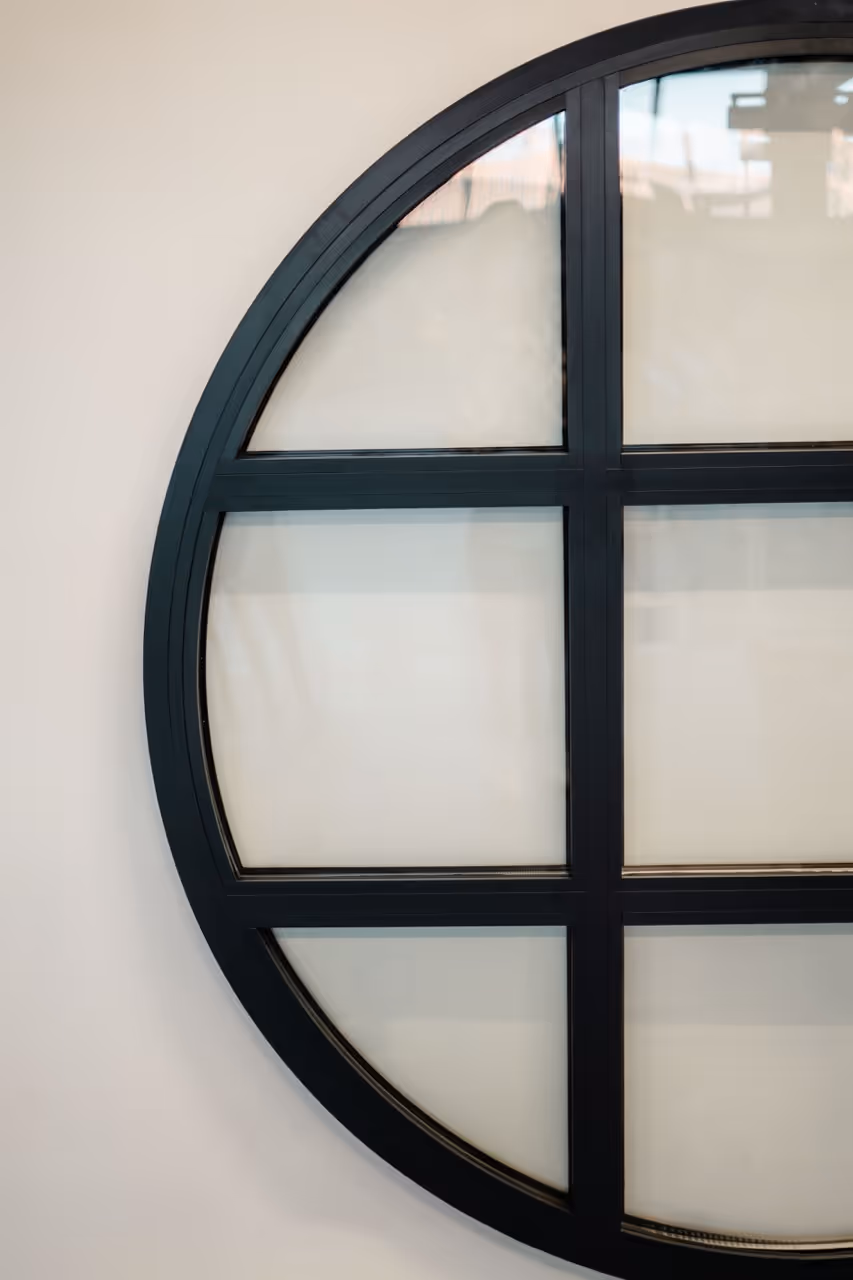 Fenêtre oeil de boeuf gros plan