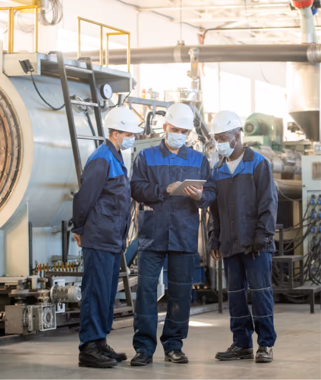 3 technicians talking