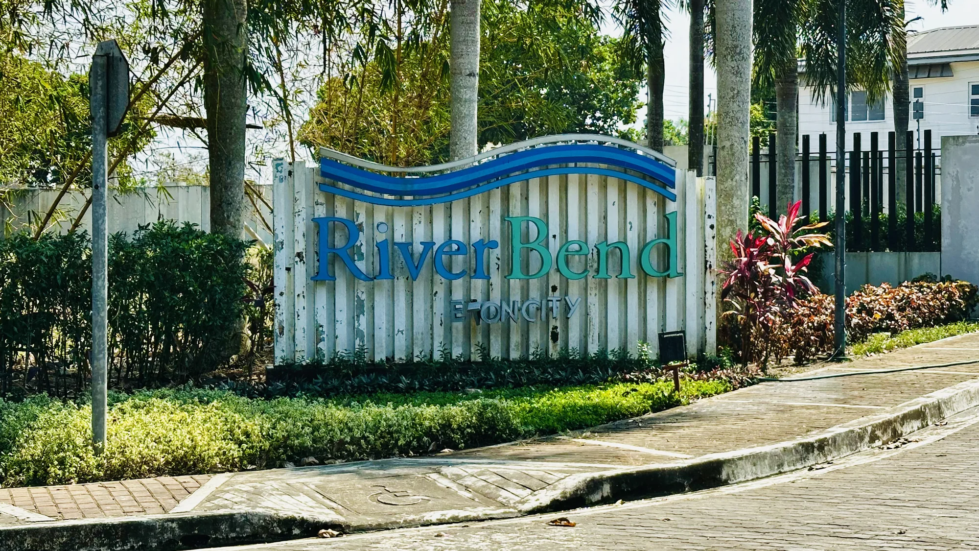 Santa Rosa, Laguna, Singapore