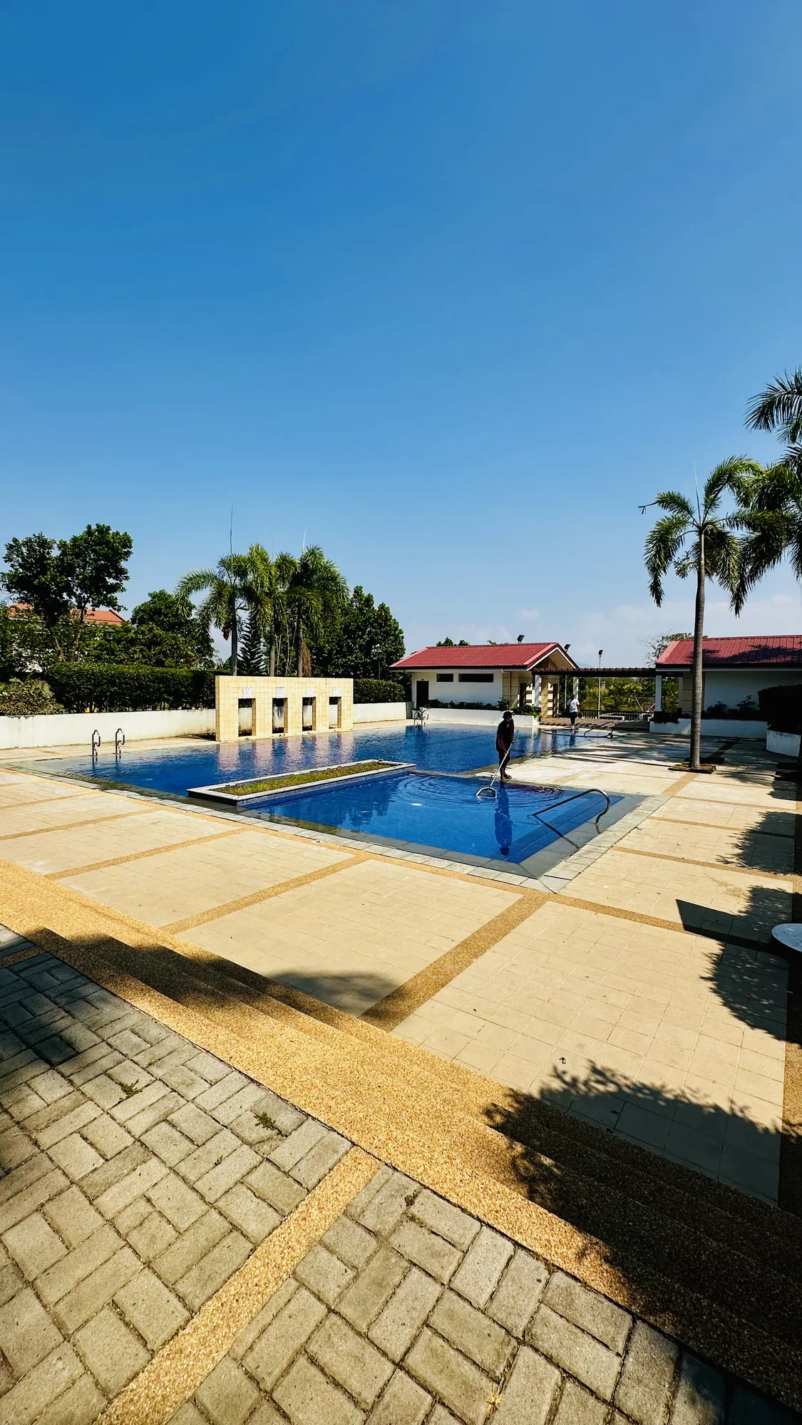 Santa Rosa, Laguna, Singapore