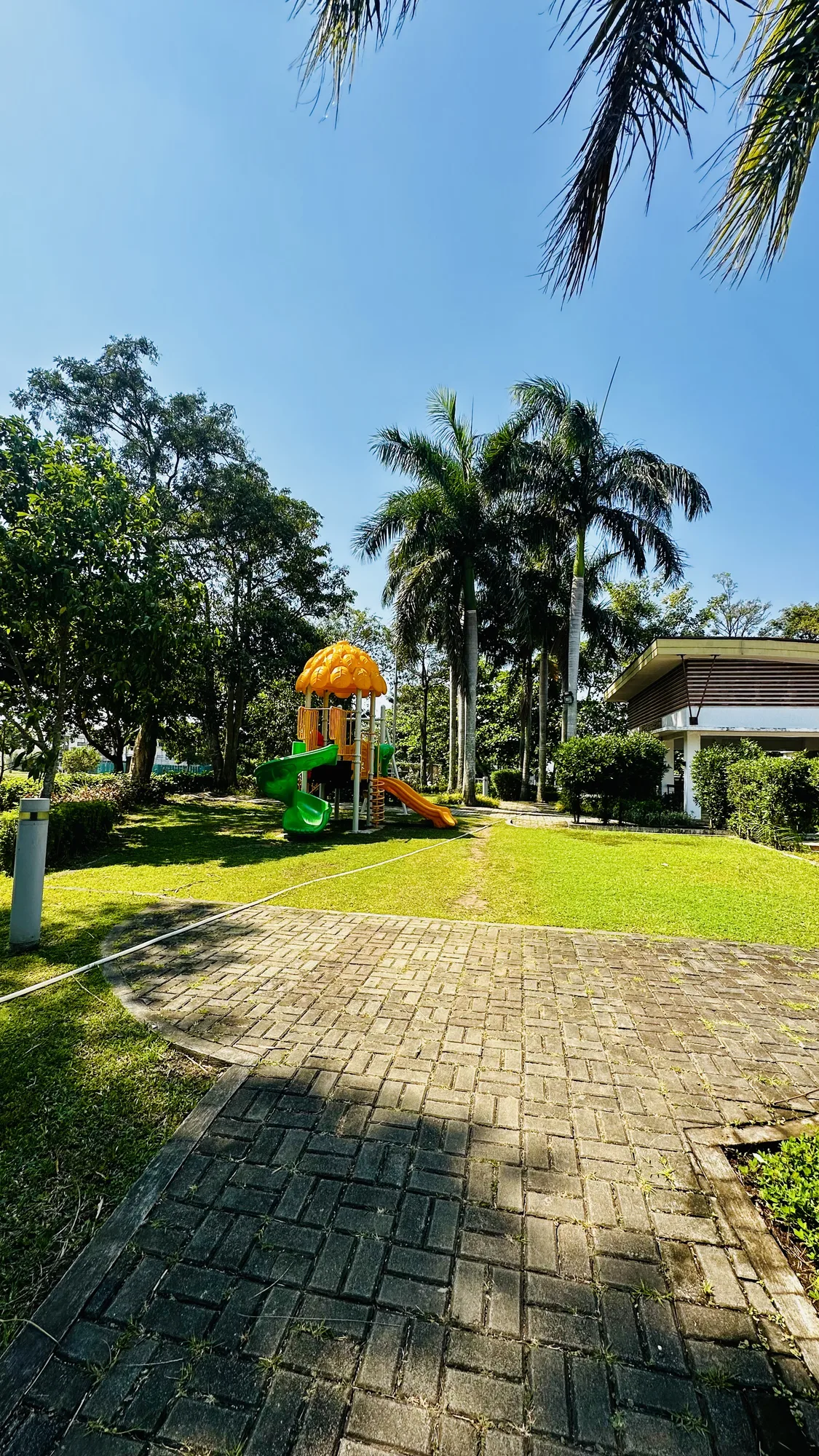 Santa Rosa, Laguna, Singapore