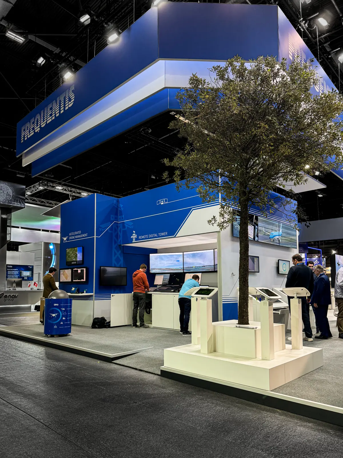 frequentis messestand messebau 01